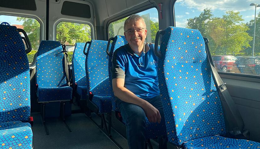 Klaus Ries-Müller ist Vorsitzender des Bürgerbusvereins, der rund 80 Mitglieder hat. Zwölf Fahrer sind regelmäßig im Einsatz. Klaus Ries-Müller ist Vorsitzender des Bürgerbusvereins, der rund 80 Mitglieder hat. Zwölf Fahrer sind regelmäßig im Einsatz.