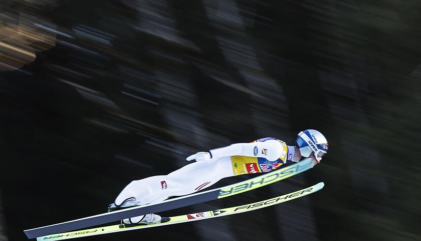 Sprungsieger Johannes Lamparter war mit 236,5 Metern besser als viele Spezialspringer. Sprungsieger Johannes Lamparter war mit 236,5 Metern besser als viele Spezialspringer.