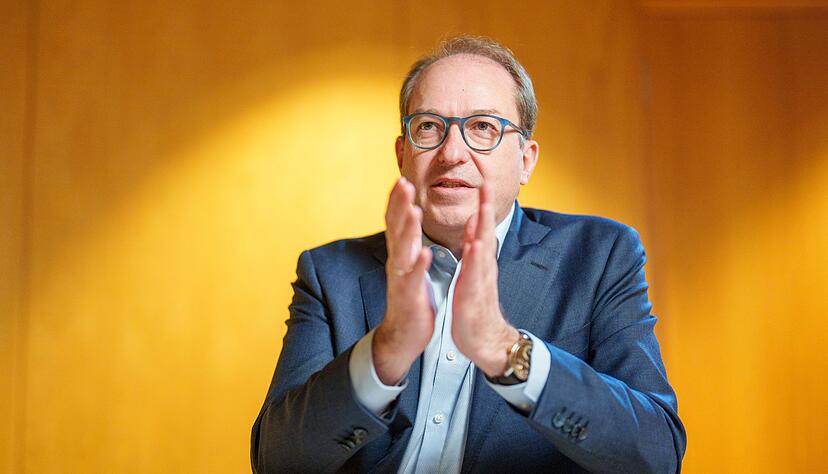 CSU-Landesgruppenchef Dobrindt will neue Rolle für den Koalitionsausschuss. CSU-Landesgruppenchef Dobrindt will neue Rolle für den Koalitionsausschuss.