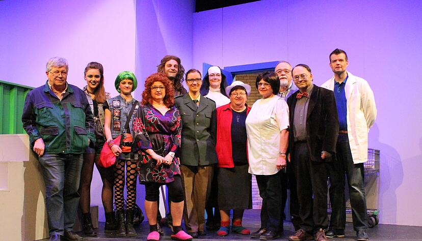 "Ab in den Container": Theater in Hollenbach |