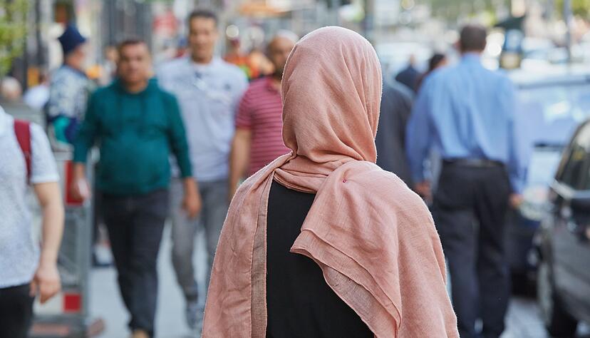 Immer wieder kommt es zu antimuslimischen Vorfällen - besonders gegenüber Frauen. Immer wieder kommt es zu antimuslimischen Vorfällen - besonders gegenüber Frauen.