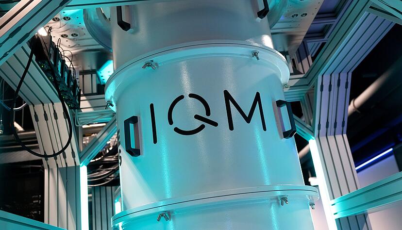 Ein Quantencomputer des Start-ups IQM Germany steht in einem Rechenzentrum, nach Heilbronn kommen zwei solcher Maschinen.