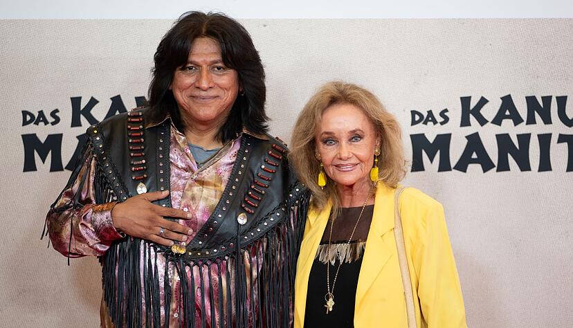 Auch der Schauspieler Alan Tafoya, Jicarilla Apache aus New Mexico, war dabei - und die Witwe des ehemaligen «Winnetou»-Darstellers Pierre Brice, Hella Brice. Auch der Schauspieler Alan Tafoya, Jicarilla Apache aus New Mexico, war dabei - und die Witwe des ehemaligen «Winnetou»-Darstellers Pierre Brice, Hella Brice.