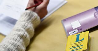 Wer eine Fremdsprache lernen will, ist bei der VHS Unterland genau richtig. Aber auch für aktuelle Themen wie Klimaschutz, Abfallvermeidung oder KI sind die 37 Außenstellen eine gute Adresse.