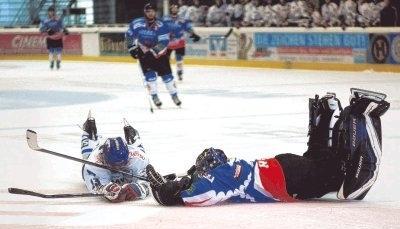 &bdquo;Wenn wir komplett sind, sehe ich unsere Mannschaft als Topmannschaft der zweiten Liga.&ldquo;
          Ernst Rupp