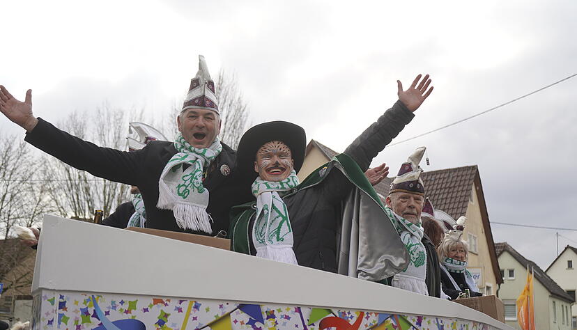 "Rappenau, Helau!" heißt es beim Umzug der Wolfsstecher.