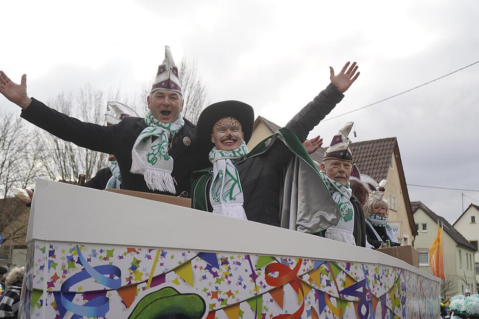 "Rappenau, Helau!" heißt es beim Umzug der Wolfsstecher.