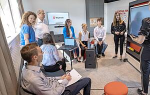 Einer der neuen Besprechungsr&auml;ume bei W&uuml;rth in K&uuml;nzelsau: Die technische Ausstattung ist hier ebenso wichtig wie die Atmosph&auml;re.