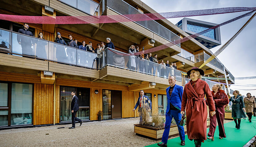 K&ouml;nigin M&aacute;xima der Niederlande hat das erste Holzhochhaus der Stadt mit dem Namen Sawa Mitte November feierlich er&ouml;ffnet.