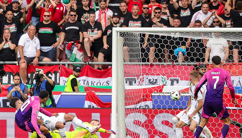 Jamal Musiala macht das 1:0 für Deutschland gegen Ungarn.