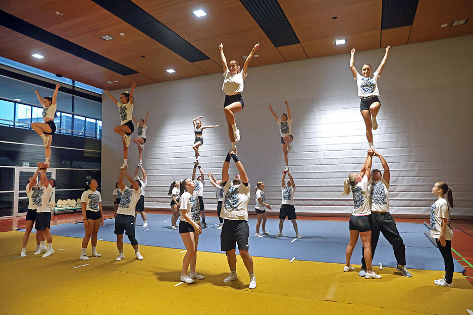 Die Cheerleader der Sport-Union Neckarsulm beim Training – das Team hat große Ziele.