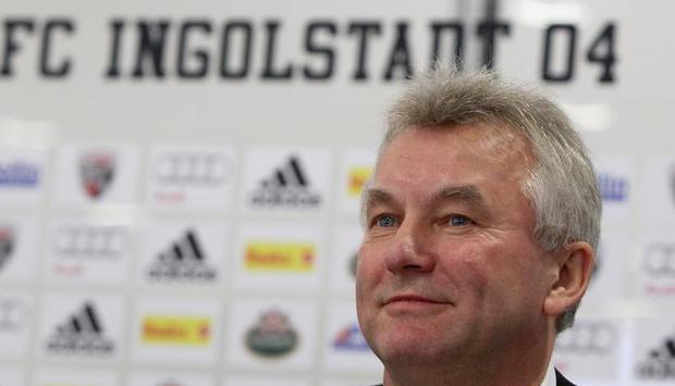 Ingolstadts Trainer Benno M&ouml;hlmann hat sein Versprechen eingel&ouml;st.