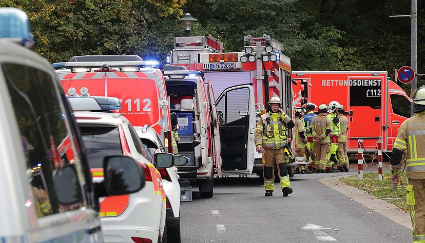 Die Polizei sperrte in einem Radius von rund 100 Metern das Gel&auml;nde.