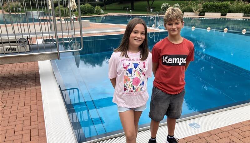 Marlene Mayer (11) und Leo Kurz (12) haben einen Vierjährigen im Nordheimer Freibad vor dem Ertrinken gerettet. Marlene Mayer (11) und Leo Kurz (12) haben einen Vierjährigen im Nordheimer Freibad vor dem Ertrinken gerettet.