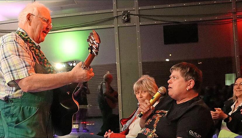 Ann&acirc;weech mit Frank Winkler (links) bei einem Konzert in Buchenbach.