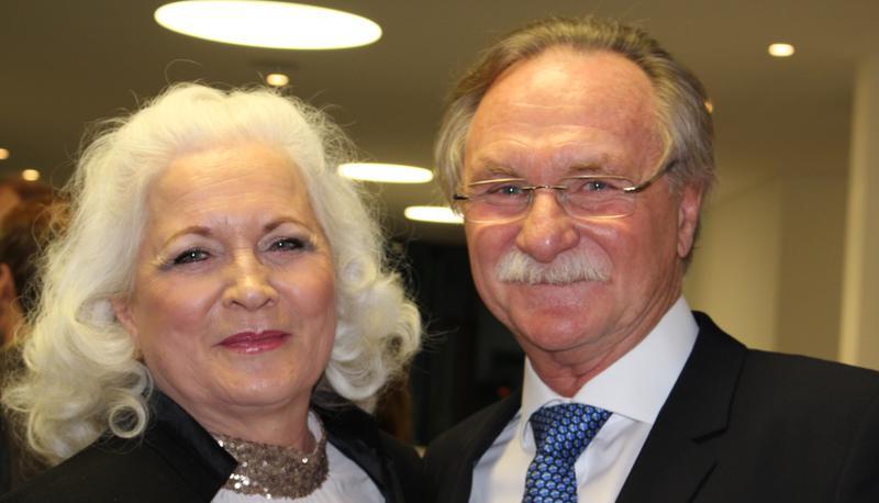 Dr. Jan Papp mit seiner Frau Angelika im Kurhaus. Foto: Susanne Walter Dr. Jan Papp mit seiner Frau Angelika im Kurhaus. Foto: Susanne Walter