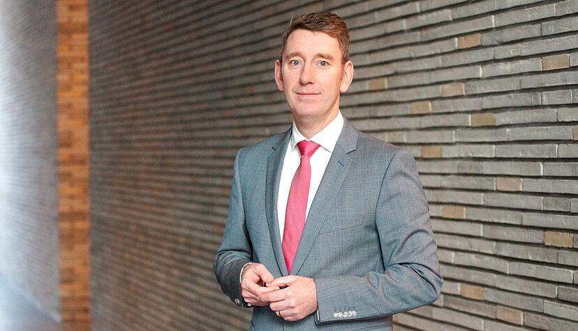 Zum 1. November übernimmt Boris Kühnle die Leitung der Hochschule der Medien in Stuttgart. Der bisherige Direktor des DHBW CAS in Heilbronn kehrt damit an seine frühere Wirkungsstätte zurück. Zum 1. November übernimmt Boris Kühnle die Leitung der Hochschule der Medien in Stuttgart. Der bisherige Direktor des DHBW CAS in Heilbronn kehrt damit an seine frühere Wirkungsstätte zurück.