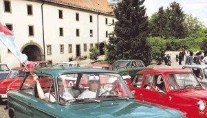 Mit dem Prinz aus Osnabr&uuml;ck nach Untereisesheim: Kein Weg war am Sonntag zum Jubil&auml;umstreffen der NSU-Fahrergemeinschaft Neckartal zu weit.Foto: Ralf Seidel