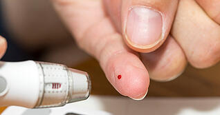 Chronische Erkrankungen wie Diabetes sind häufig Gegenstand der DMP-Angebote. Chronische Erkrankungen wie Diabetes sind häufig Gegenstand der DMP-Angebote.