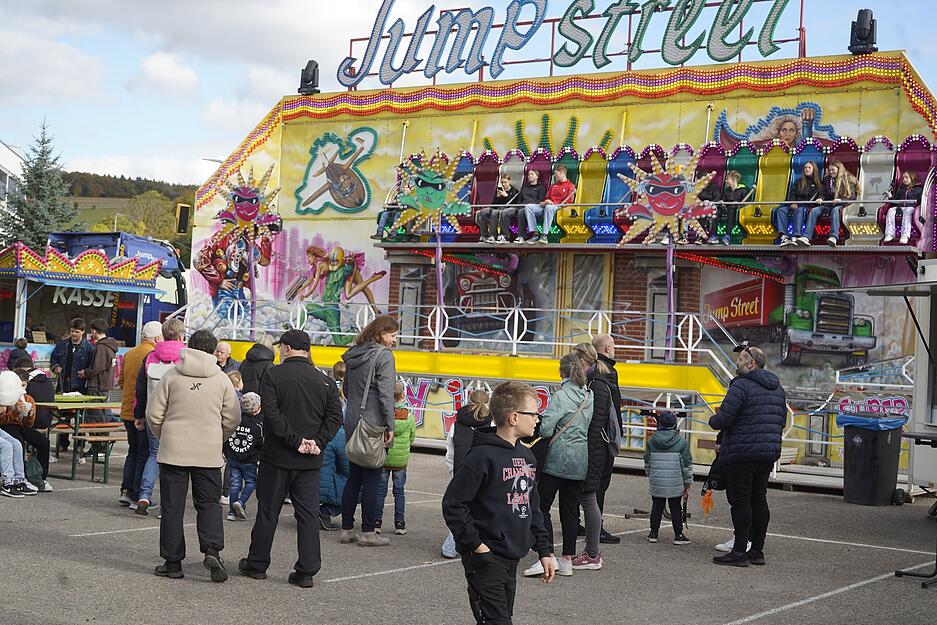 Für Volksfest-Stimmung ist auf der Krautheimer Herbstmesse ebenfalls gesorgt.