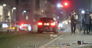 Silvester in Heilbronn: In der Kaiserstra&szlig;e gab es zahlreiche Verst&ouml;&szlig;e gegen das B&ouml;llerverbot.