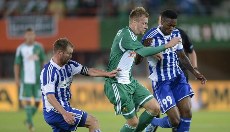 Brian Behrendt (M) kommt von Rapid Wien. Foto: Herbert Neubauer