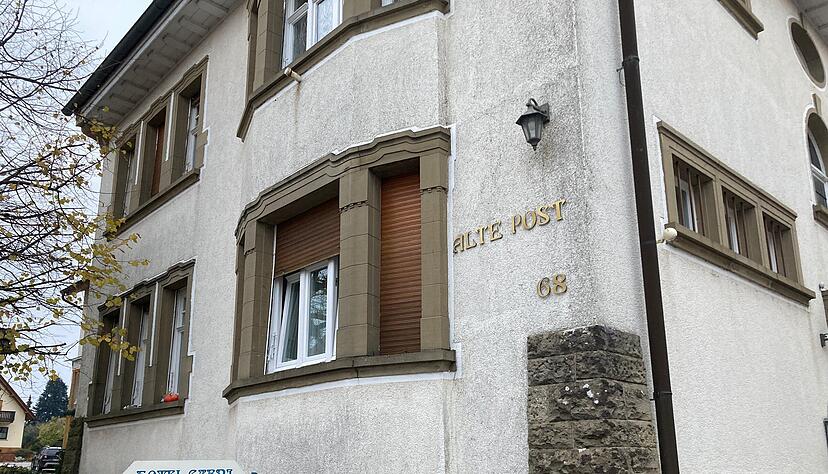 Im Hotel „Alte Post“ an der Siegelsbacher Hauptstraße leben zurzeit 17 Personen aus dem ukrainischen Mariupol. Ein Zimmer wird nicht benutzt, denn die Gemeinde muss Räume für Fälle häuslicher Gewalt freihalten.