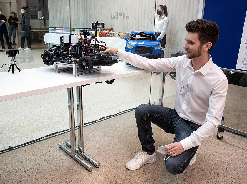 Bildungscampus: Bürgerdialog "Autonomes Fahren" Bildungscampus: Bürgerdialog "Autonomes Fahren"