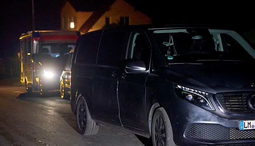 Drei Leichen wurden schon in der Nacht des Ungl&uuml;cks abtransportiert. (Archivbild)