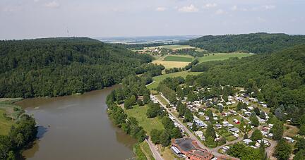 Der Campingplatz am Neumühlsee: Kenner der Situation vor Ort sprechen von teils unhaltbaren Zuständen. Viele Gäste verhielten sich rücksichtslos.
Foto: Archiv/Maier