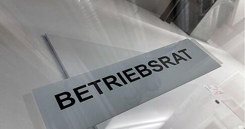 Gek&uuml;ndigte Arbeitnehmer d&uuml;rfen trotz K&uuml;ndigung bei einer Betriebsratswahl kandidieren