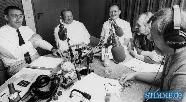 Die drei Heilbronner Landrats-Kanidaten werden interviewt: Klaus Czernuska, Dieter Blickle und Alfons Schwedler (von links) im Gespräch mit Ressortleiter der HSt-Landkreisredaktion, Gerhard Schwinghammer und Radio Regional-Moderator Stefan Raffai.