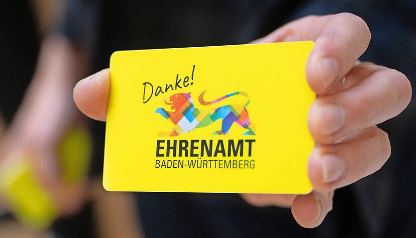 Die Ehrenamtskarte soll landesweit eingef&uuml;hrt werden. Im Landkreis Heilbronn wird es wohl aber noch dauern - im Gegensatz zur Stadt.