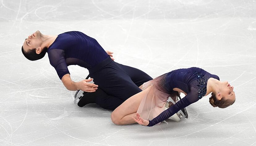 Minerva Hase (r) und Nikita Volodin mussten sich bei der EM mit Silber begn&uuml;gen.