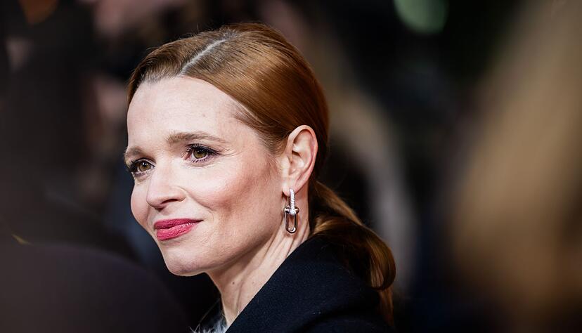 Schauspielerin und Regisseurin Karoline Herfurth kritisiert unerreichbare Sch&ouml;nheitsideale. (Archivbild)