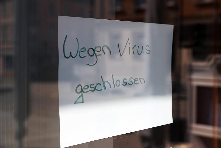 Leere Straßen und Plätze in Zeiten von Corona Leere Straßen und Plätze in Zeiten von Corona