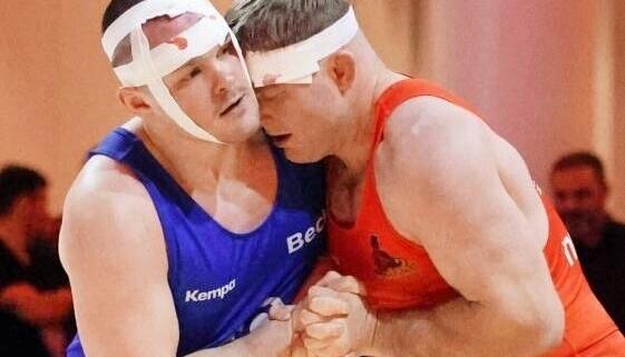 Red Devil Martin Otto (rechts) und Jan Zirn lieferten sich eine hartes Duell.