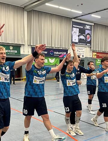 Jubel beim TSB Horkheim &uuml;ber das 36:27 gegen die Rhein-Neckar L&ouml;wen II