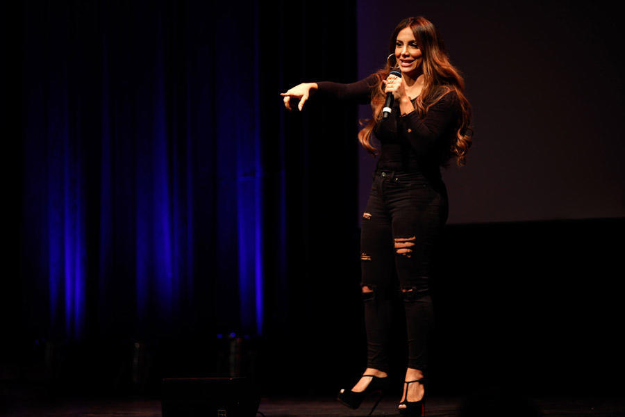 Enissa Amani Harmonie | 12.12. Enissa Amani Harmonie | 12.12.