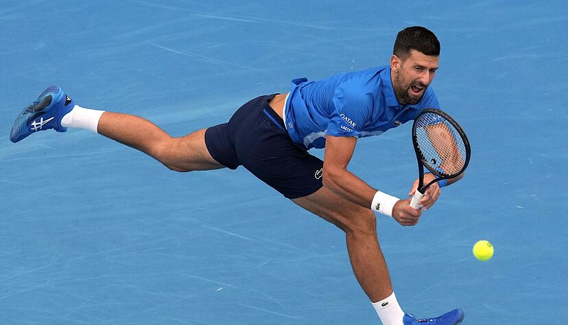Novak Djokovic zieht ins Viertelfinale gegen Carlos Alcaraz ein Novak Djokovic zieht ins Viertelfinale gegen Carlos Alcaraz ein
