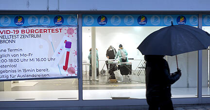 Blick auf eine Corona-Teststation in Heilbronn. Foto: Ralf Seidel