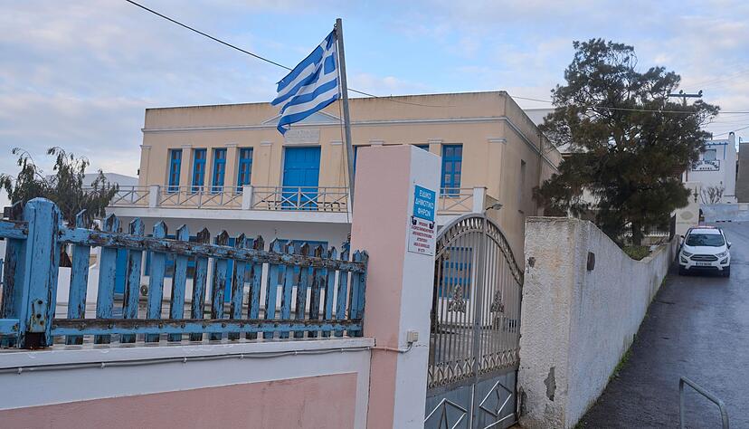 Die Schulen auf den Inseln Santorini, Ios, Amorgos und Anafi bleiben bis auf weiteres geschlossen.