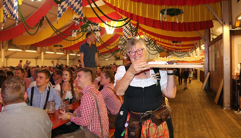 Auf der Wert-Wiesn in Künzelsau ist auch in diesem Jahr wieder viel geboten. Im Festzelt herrscht stets gute Stimmung.