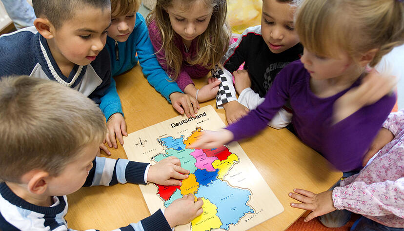Gute Deutschkenntnisse ist für ausländische Kinder der Schlüssel für Schulerfolg. Die Akademie für Innovative Bildung und Management Heilbronn-Franken (AIM) aus Heilbronn bietet in Grundschulen Sprachförderung an.