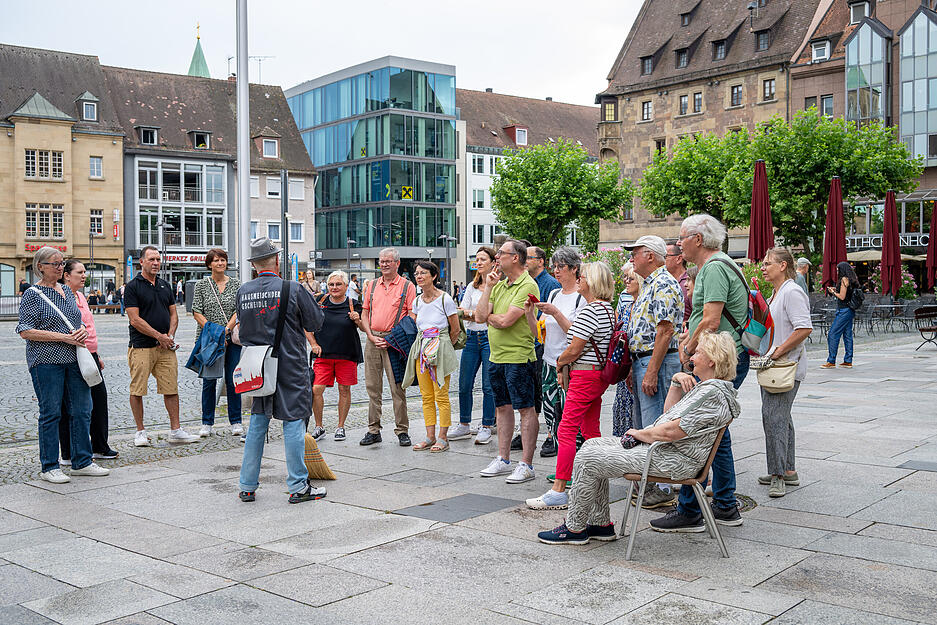 Bei einer der Aktionen im Stimme-Lesersommer gibt es Einblicke in die Stadtgeschichte bei der Stadtführung "Gscheidle uff Kehrwoch" durch Heilbronn.