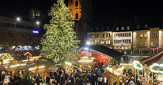 Zahlreiche Besucher str&ouml;mten auch in diesem Jahr auf die Weihnachtsm&auml;rkte der Region. Einige haben auch am vierten Adventswochenende ge&ouml;ffnet.