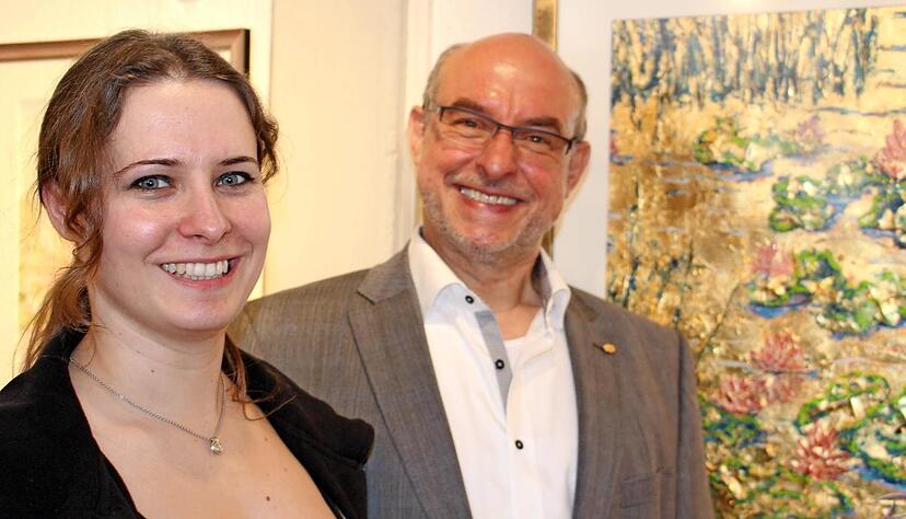 Stephanie Seeberger und Manfred Rose stellen derzeit ganz unterschiedliche Kunstst&uuml;cke im Kulturhaus Fr&auml;nkischer Hof Bad Rappenau aus.Foto: Susanne Walter