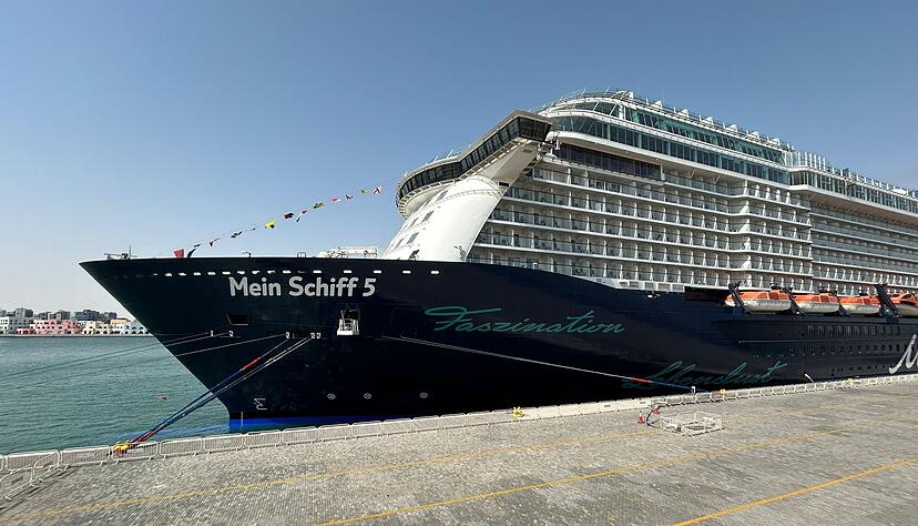 Das Kreuzfahrtschiff &laquo;Mein Schiff 5&raquo; konnte die Stra&szlig;e von Hormus passieren