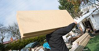 Private Helfer lassen sich &uuml;ber den gesetzlichen Unfallschutz einer Bau-Berufsgenossenschaft absichern.