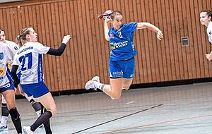 Trotz sechs Treffern von Bönnigheims Kreisläuferin Alexandra Zäh (am Ball) brachte der TSV seinen Vorsprung in Leinfelden-Echterdingen nicht ins Ziel. Trotz sechs Treffern von Bönnigheims Kreisläuferin Alexandra Zäh (am Ball) brachte der TSV seinen Vorsprung in Leinfelden-Echterdingen nicht ins Ziel.
